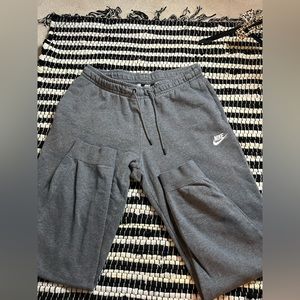 medium women’s grey nike sweatpants